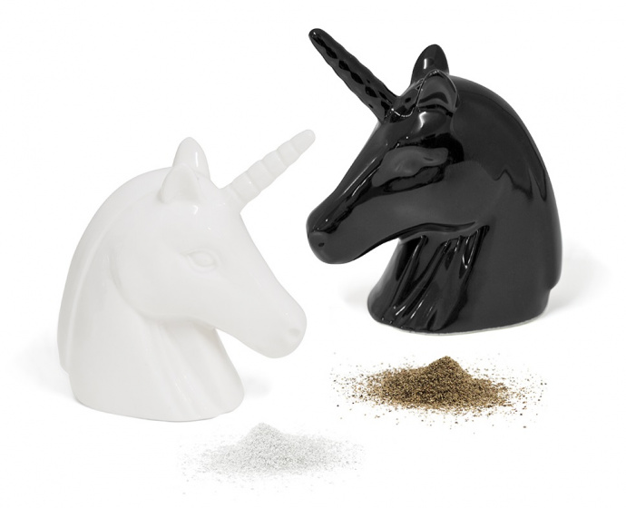 Balvi soľnička a korenička Unicorn 9 x 8 cm porcelán čierno/biela