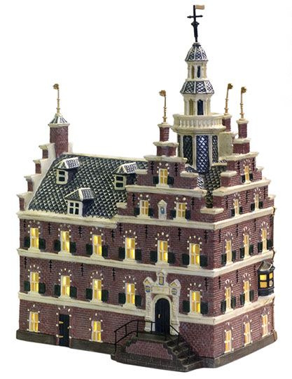 Dickensville kersthuisje stadhuis Franeker 22 x 15 cm porselein Dickensville kersthuisje stadhuis Franeker 22 x 15 cm porselein